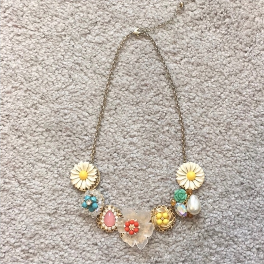 Colorful Floral Statement Necklace with Multicolor Accents Beautiful Detail NWOT